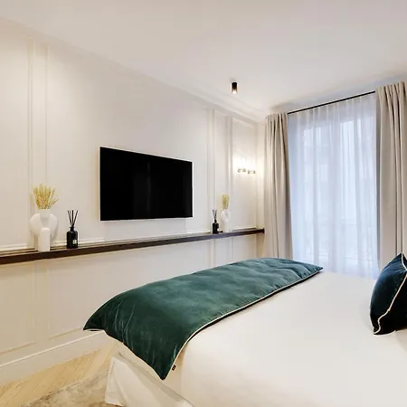Thelander - Champs Elysées Serviced *